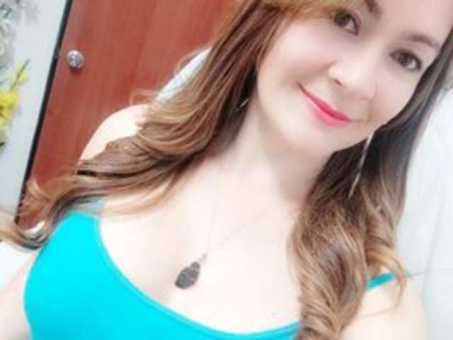 go to chat with Dana-Angel