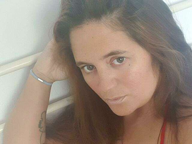 go to chat with Dana37