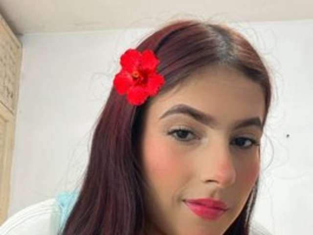 go to chat with DanniaKross