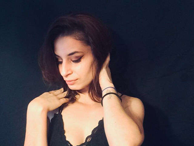 go to chat with Danyyelle