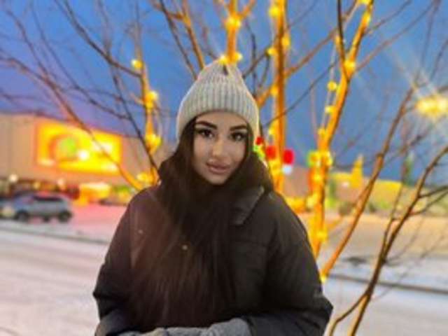 go to chat with Dariam