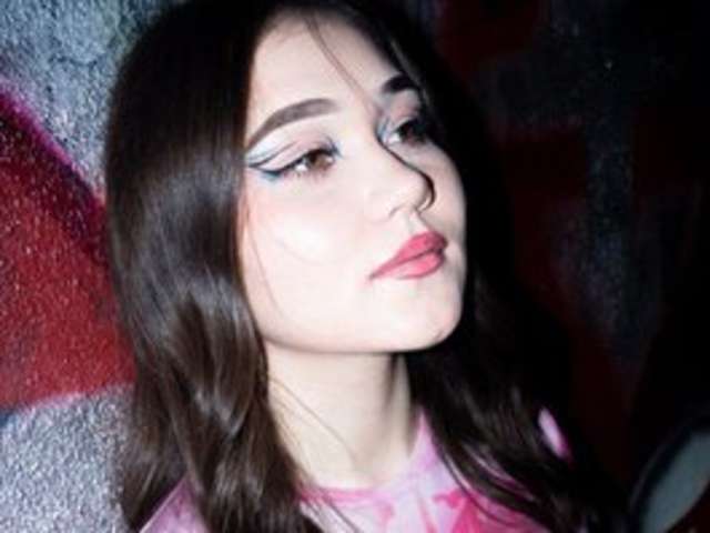 go to chat with DarianaGrey