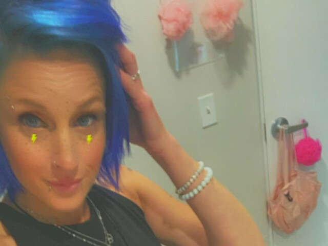 go to chat with Dawnxo