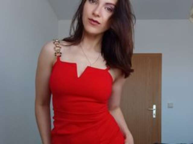 go to chat with DebbieQMoon