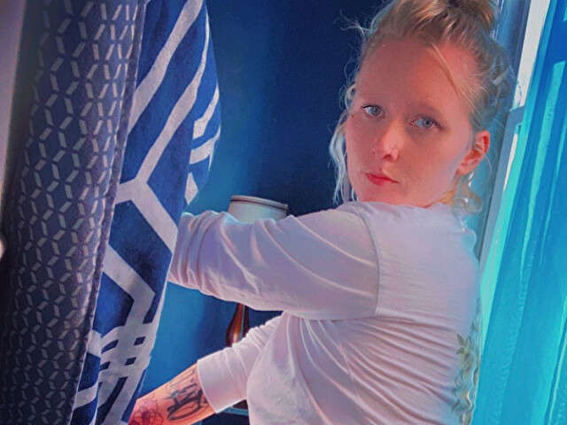 go to chat with Dessidawnn