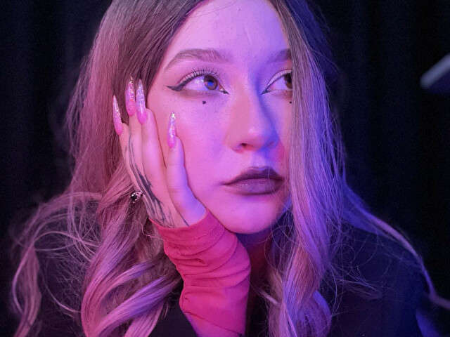 go to chat with DevilLady