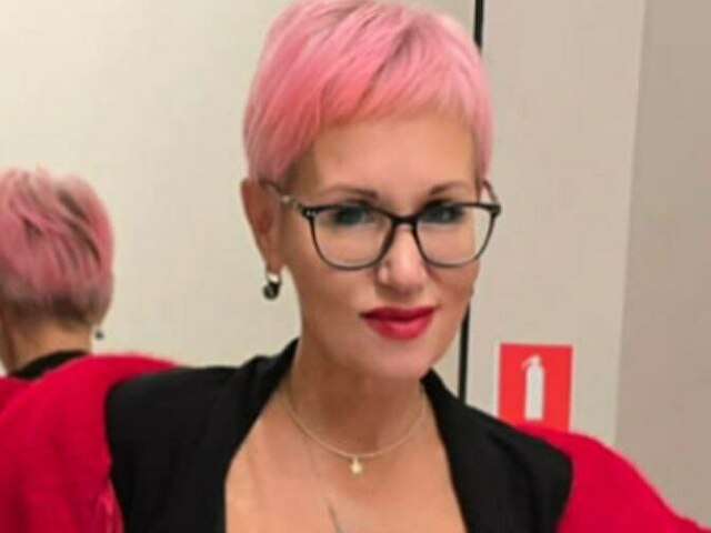 go to chat with DianeLunar