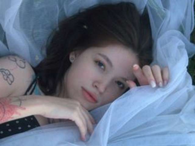 go to chat with DionneDuet
