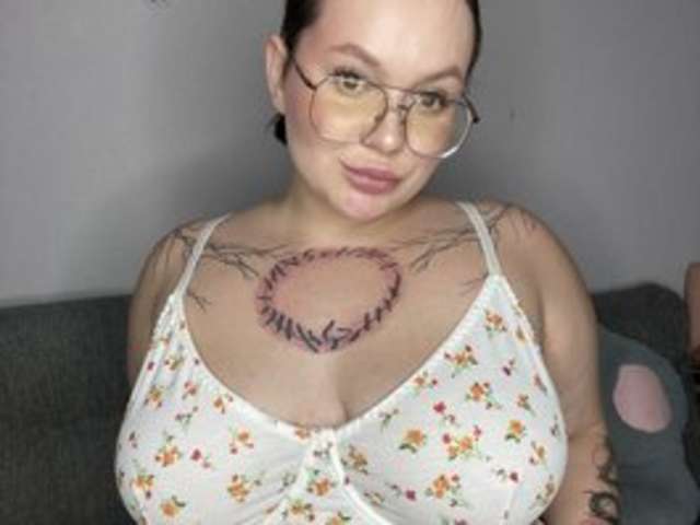 go to chat with Divine-1