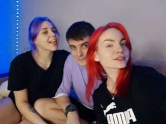 go to chat with DivineTrio