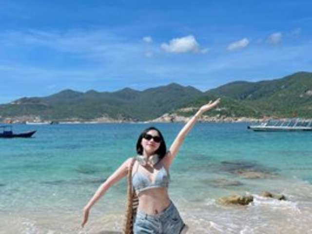go to chat with Donna322