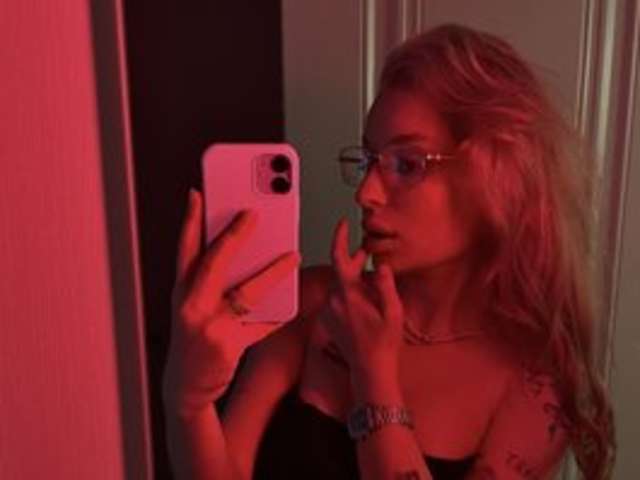 go to chat with Dorothya