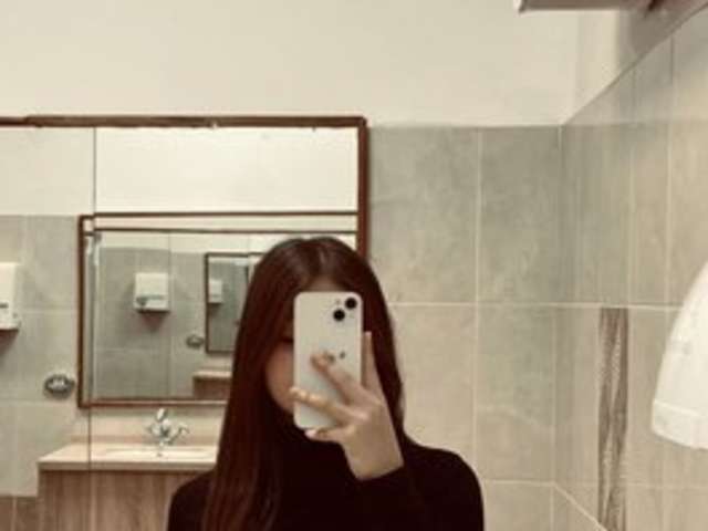 go to chat with DreamAllison
