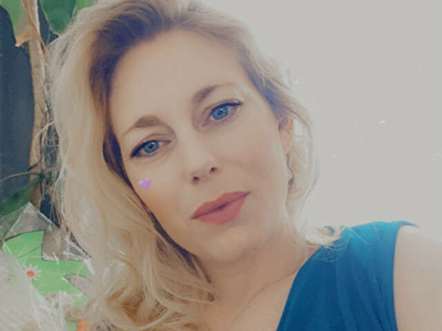 go to chat with DutchQueen