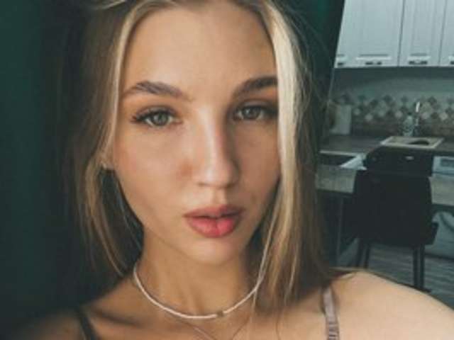 go to chat with ELZZAA