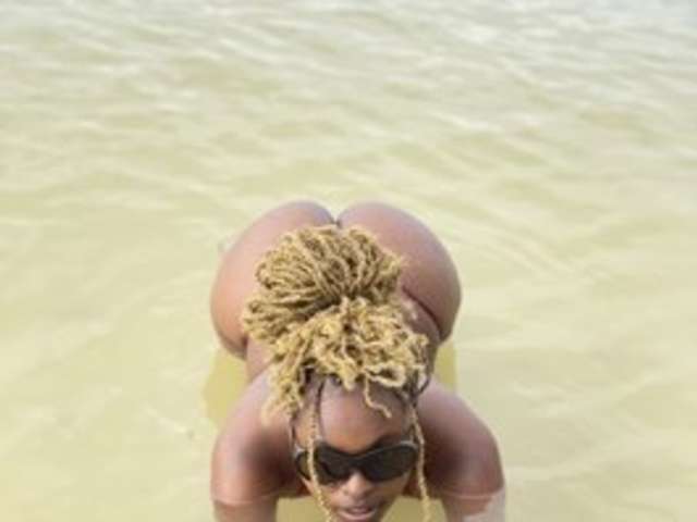 go to chat with Ebonygoddess777