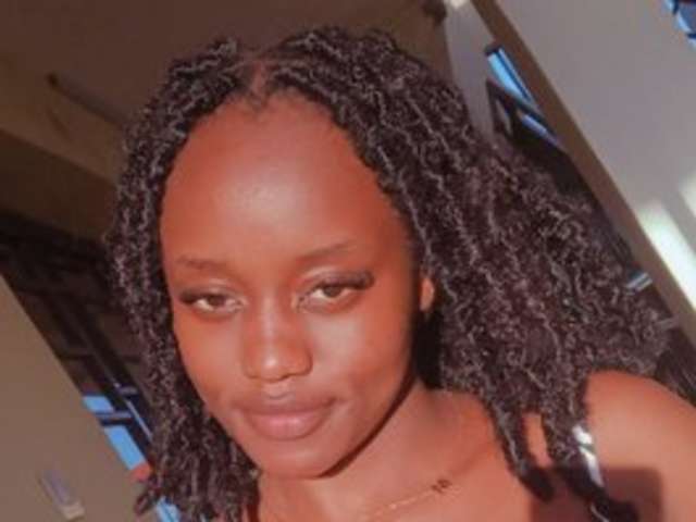 go to chat with Ebonykitty-