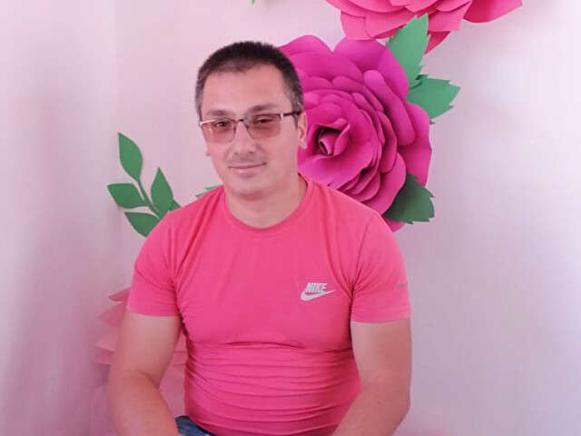 go to chat with EduardAnays