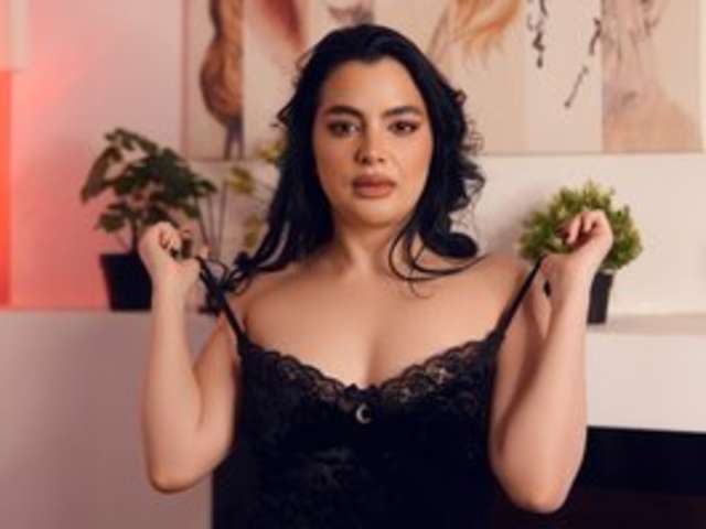go to chat with ElanaPerez