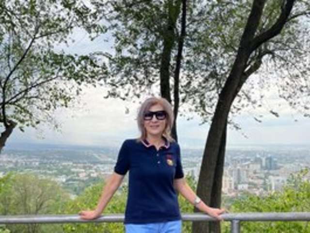 go to chat with Elegant00Lady