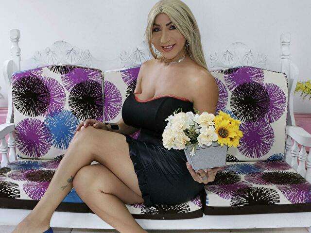 go to chat with Elektrahot