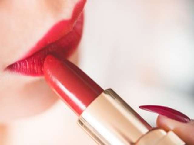 go to chat with Elena-05