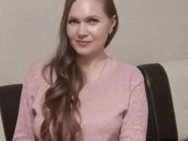 go to chat with Elena565-1