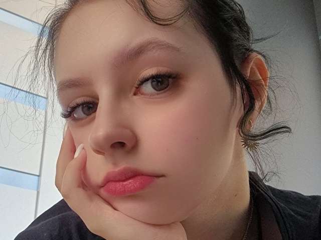 go to chat with ElianaBeauty