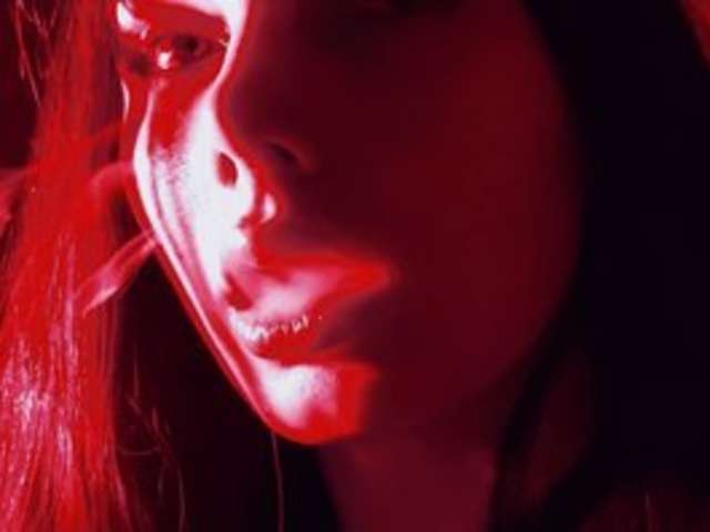 go to chat with Eliannmodel