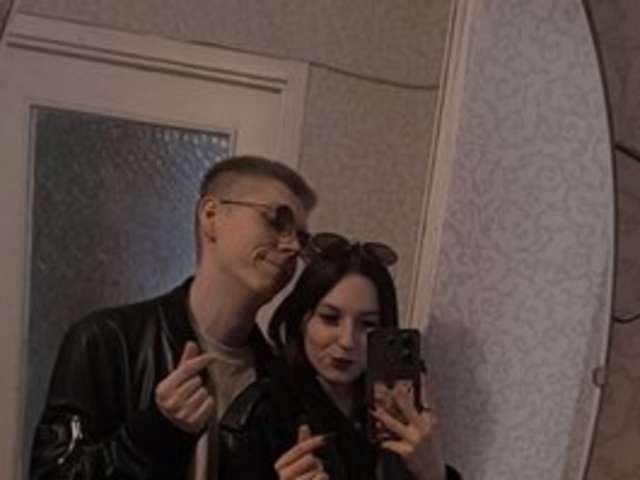 go to chat with ElinaAndAlex