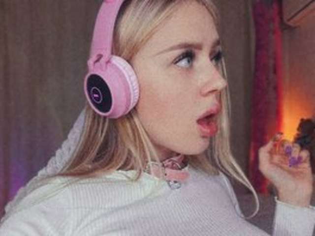 go to chat with ElinaOcean