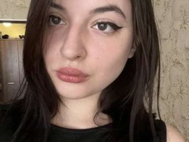 go to chat with ElisaAniston