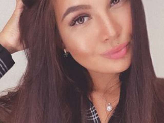 go to chat with Elisandria