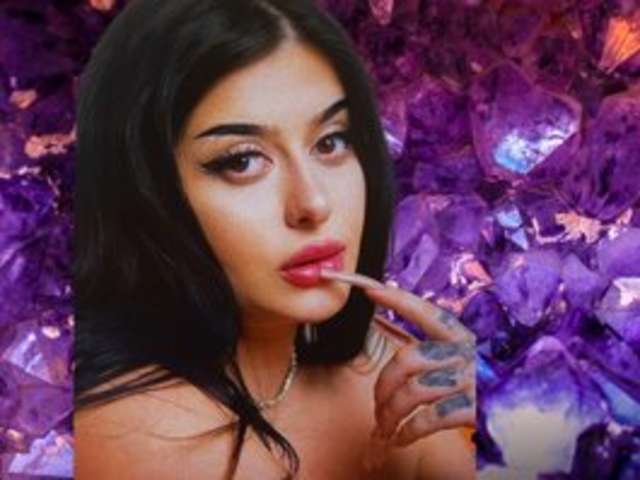 go to chat with ElizaBelucci