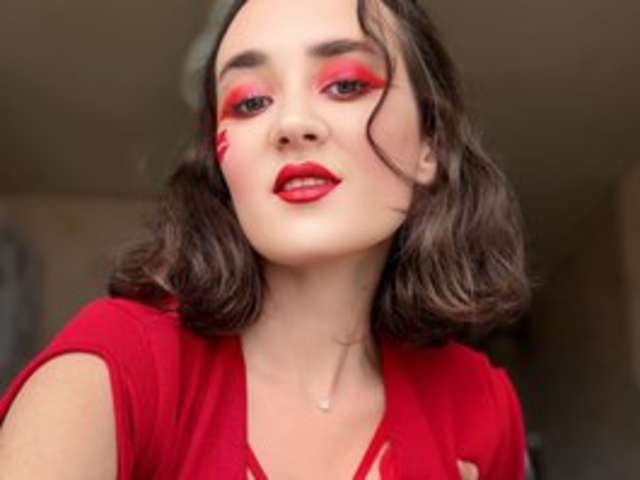 go to chat with Ella--Lil