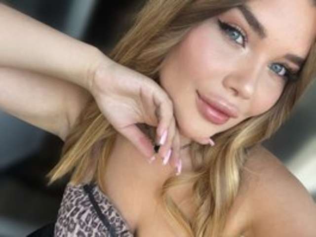 go to chat with Ella12-