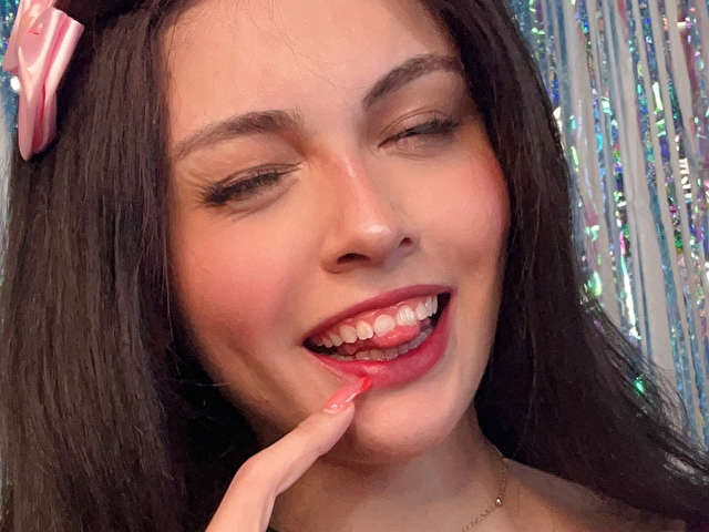 go to chat with EllaPontes24