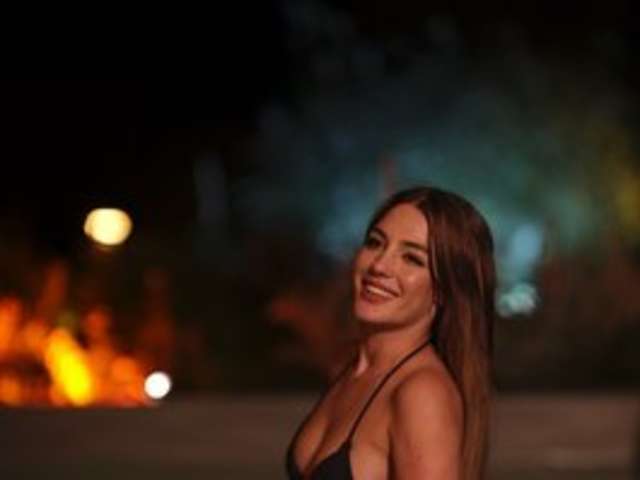go to chat with EllaRayy