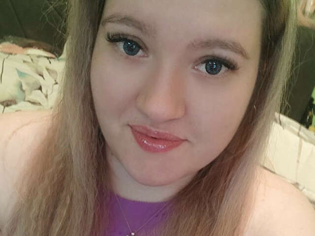 go to chat with Ellaryy