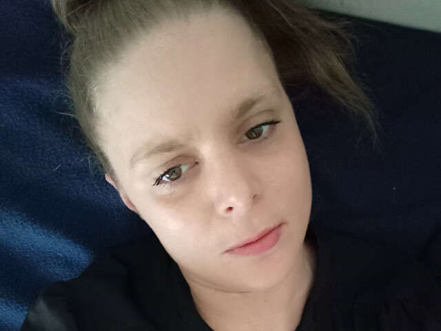 go to chat with ElleLo