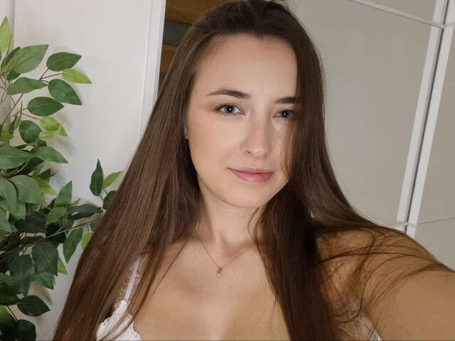 go to chat with EllieAngelx