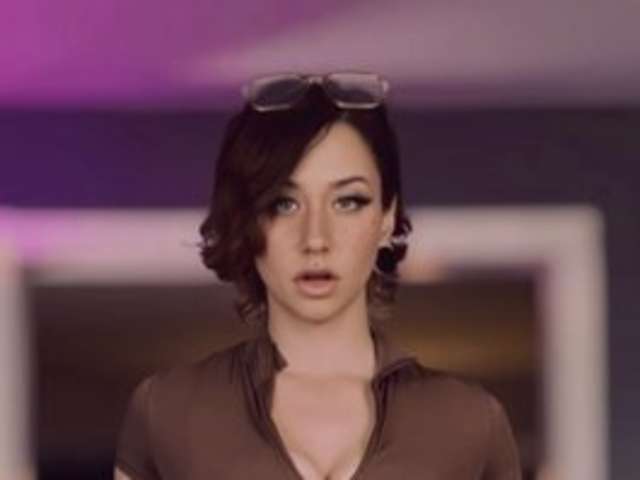 go to chat with EllieElf