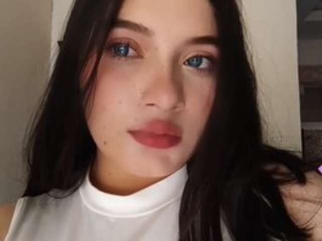 go to chat with EloodieCollins