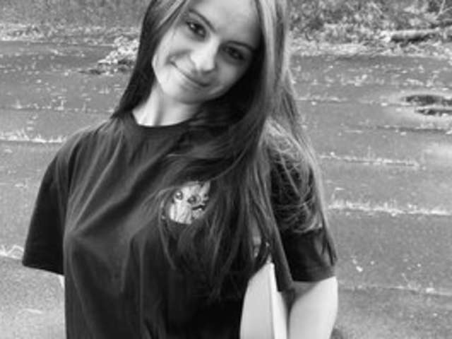 go to chat with Elyalelya