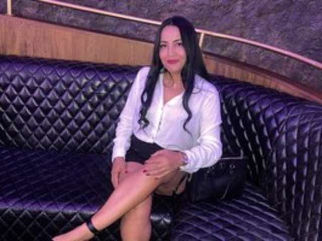 go to chat with EmelyRose69