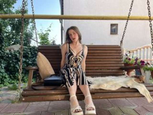 go to chat with Emilia99a
