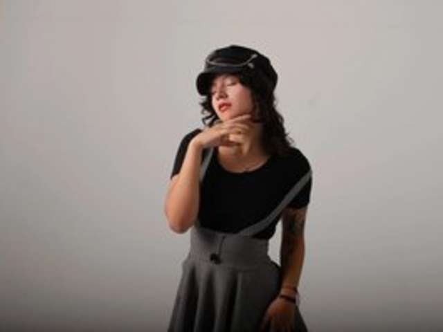 go to chat with EmillyBell