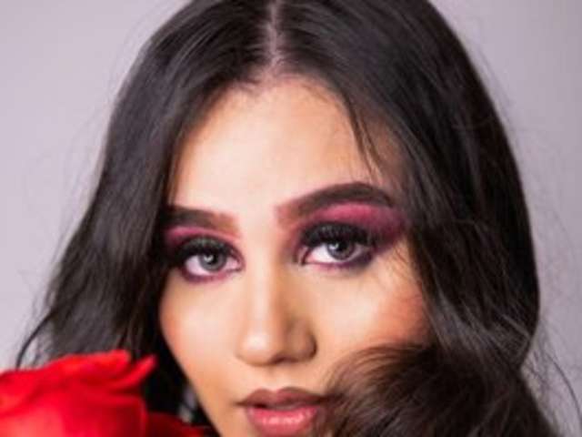 go to chat with EmilyHerrera