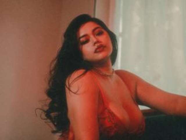 go to chat with Emilyxrose