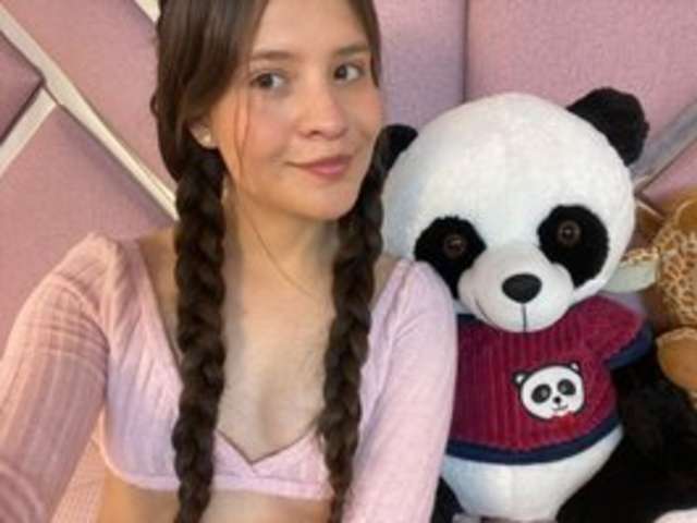 go to chat with Emilyybennet